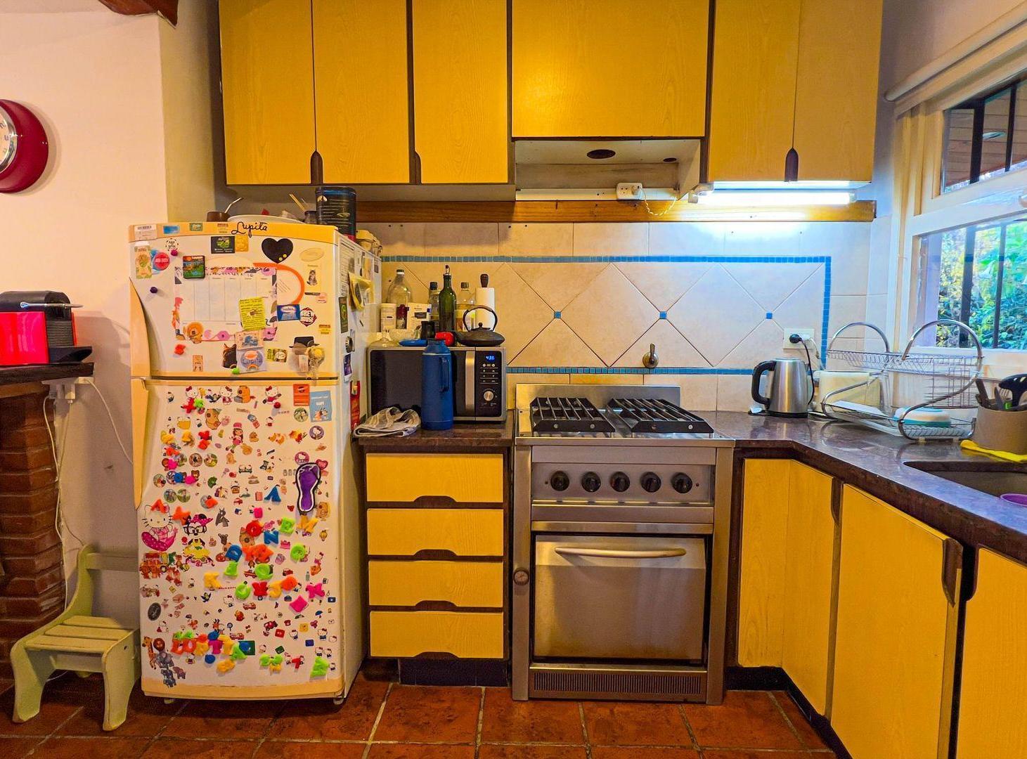 Foto de VENTA CASA 4 AMBIENTES CON PATIO BARRIO CAISAMAR., imagen 5