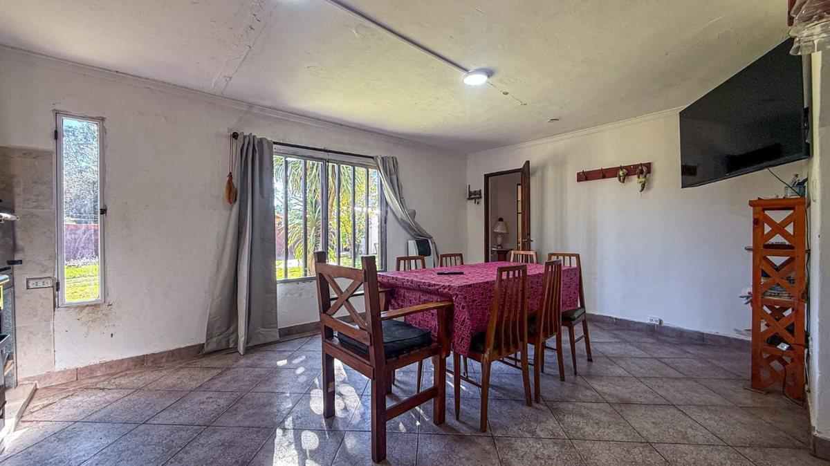 Foto de VENTA CASA 5 AMBIENTES COCHERA Y PARQUE + DEPTO, imagen 3