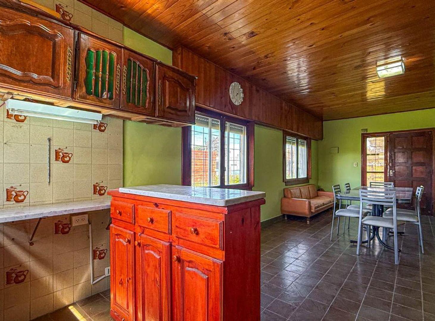 Foto de CASA DE 4 AMBIENTES CON PARQUE CHAPADMALAL, imagen 3