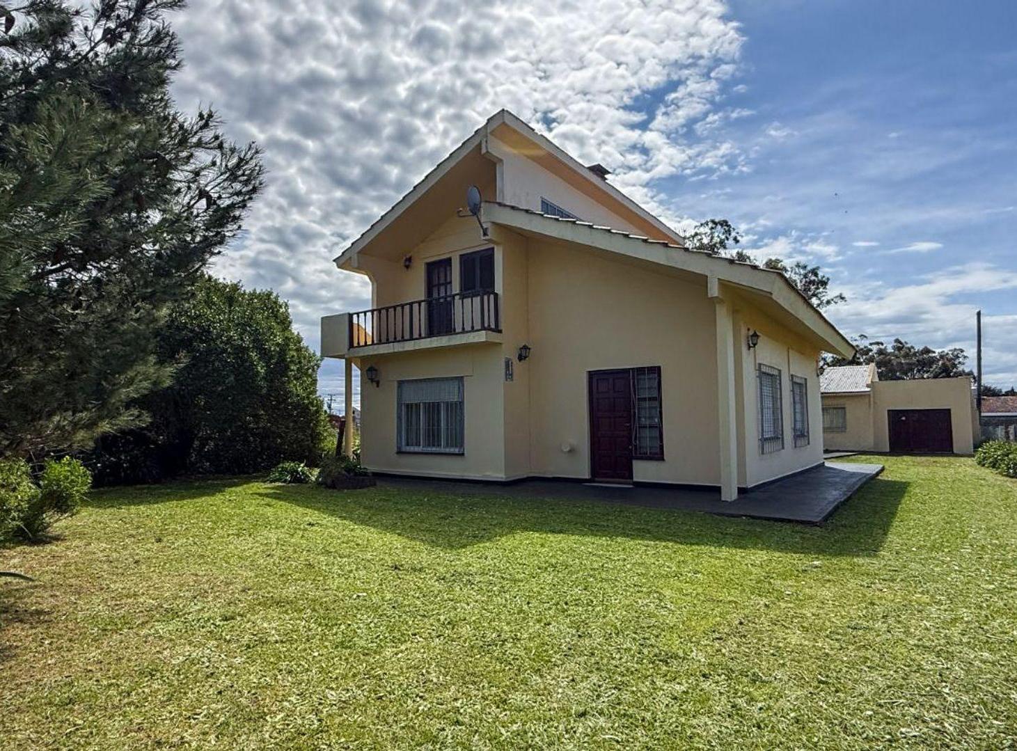 Foto de CASA DE 4 AMBIENTES CON PARQUE CHAPADMALAL, imagen 2