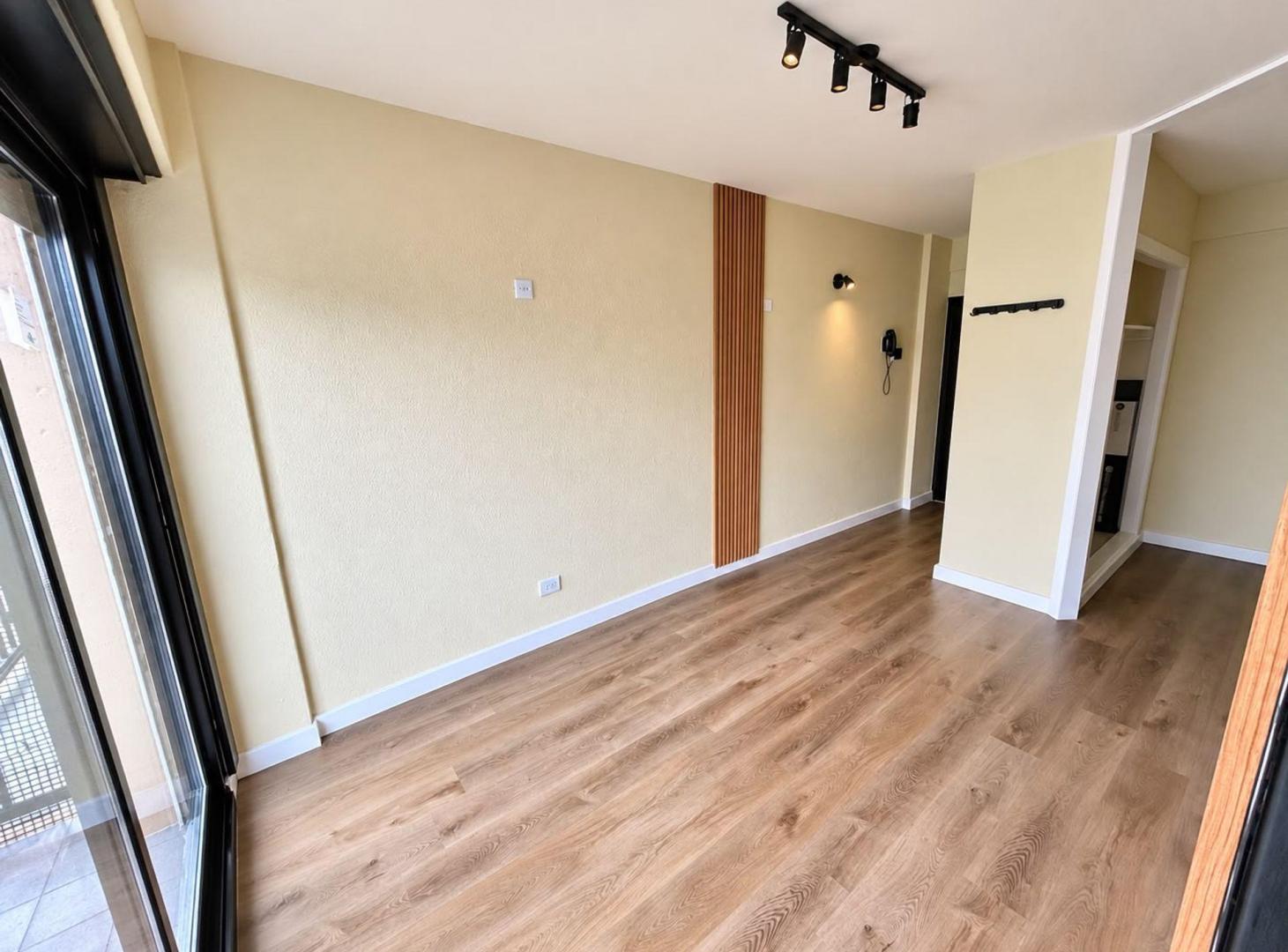 Foto de VENTA MONOAMBIENTE AL FRENTE CENTRO RECICLADO, imagen 2