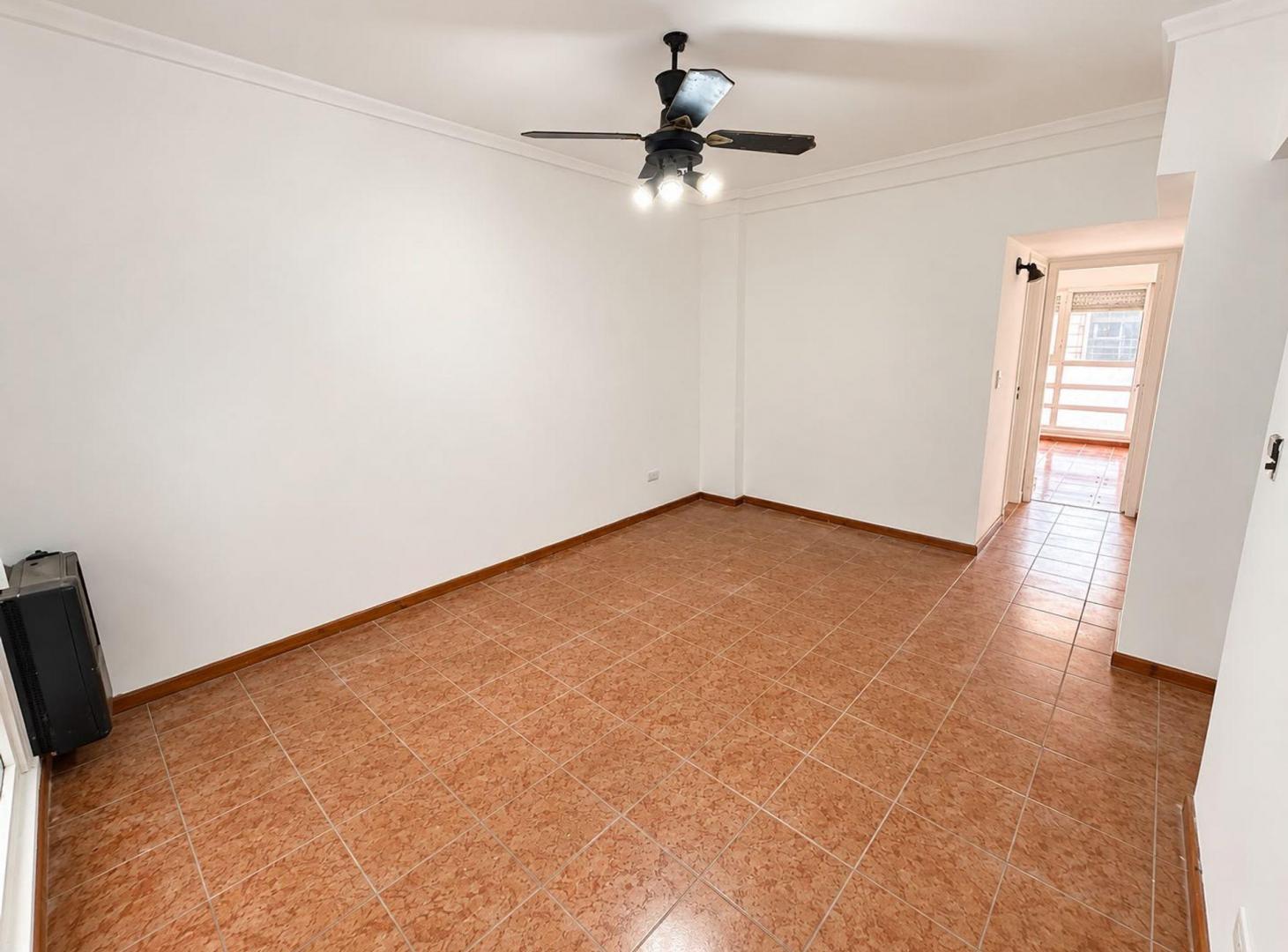 Foto de VENTA DPTO 2 AMB CENTRO CONTRAFRENTE LUMINOSO, imagen 1
