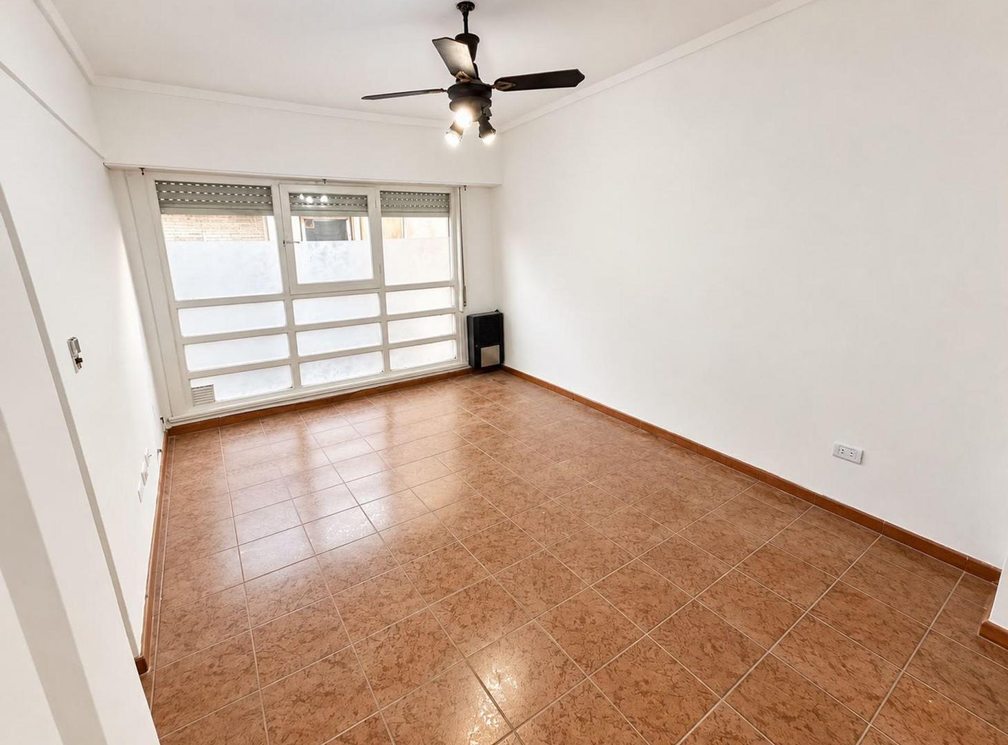 Foto de VENTA DPTO 2 AMB CENTRO CONTRAFRENTE LUMINOSO, imagen 2