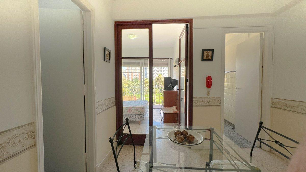 Foto de Alquiler Departamento Dos amb. al Frente c/ Balcón, imagen 1