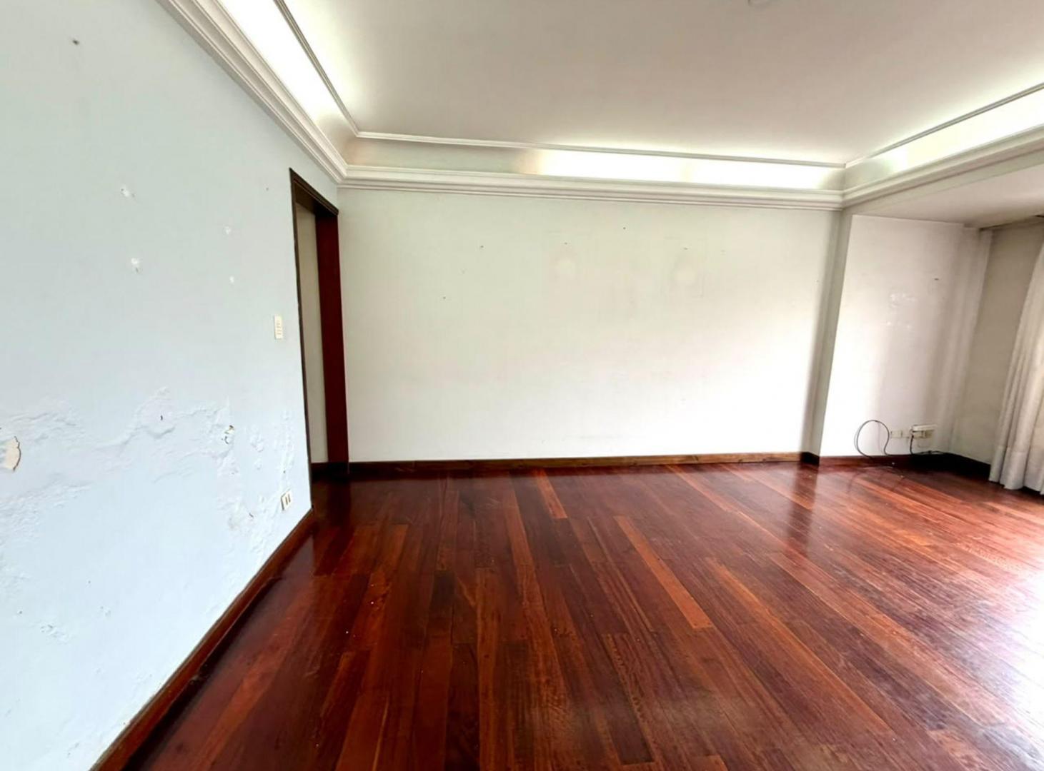 Foto de VENTA DEPARTAMENTO 3 AMB FRENTE A PLAZA COLON, imagen 4
