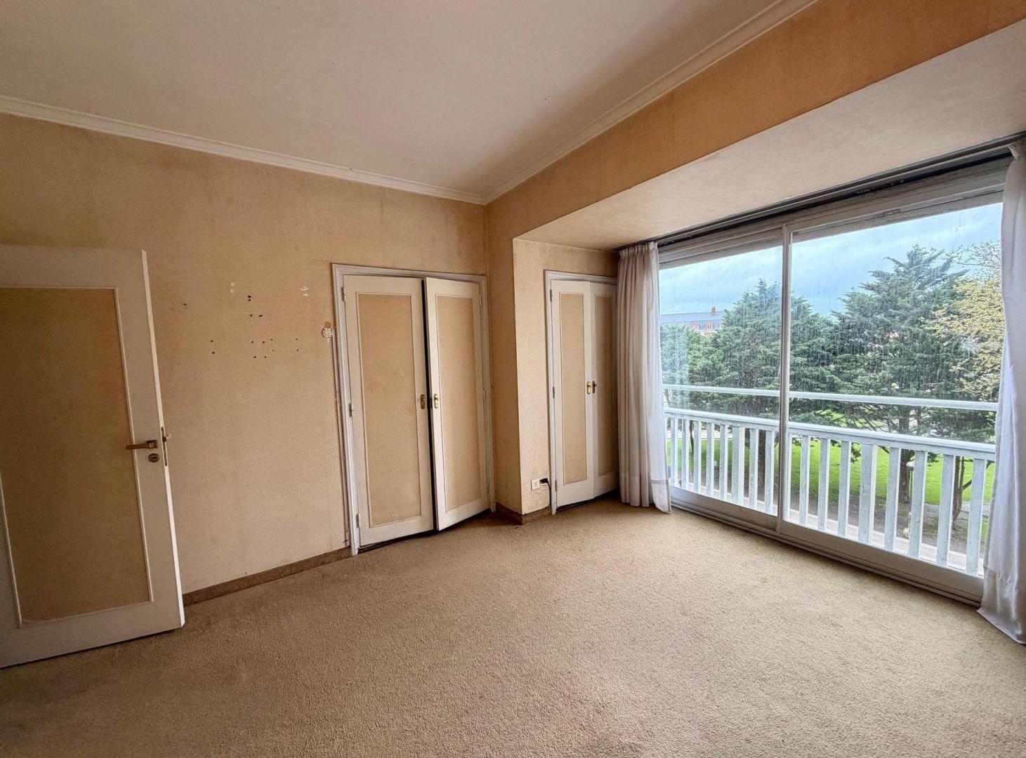 Foto de VENTA DEPARTAMENTO 3 AMB FRENTE A PLAZA COLON, imagen 5