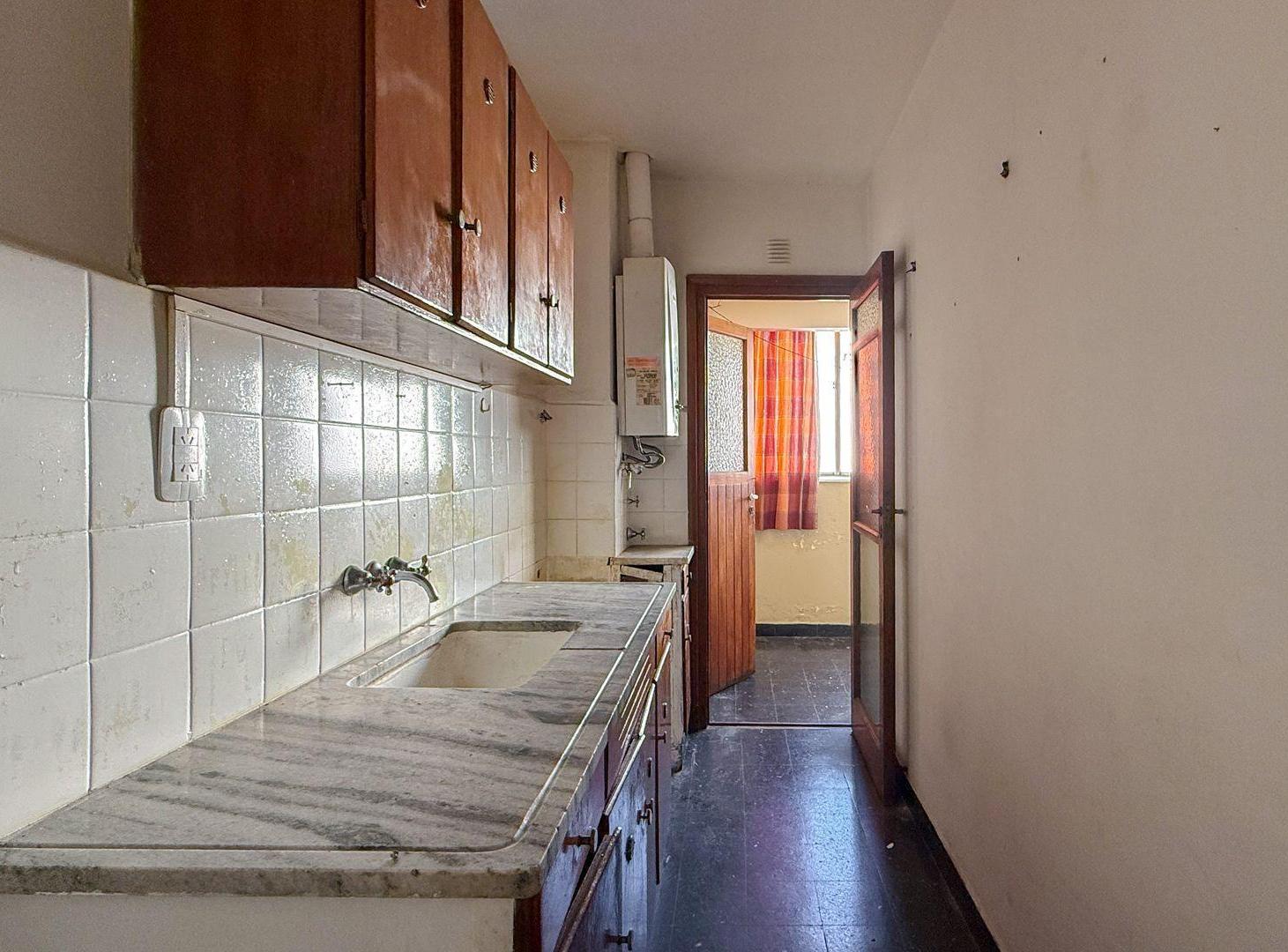Foto de Venta depto 2 amb + dependencia centro con balcón, imagen 5