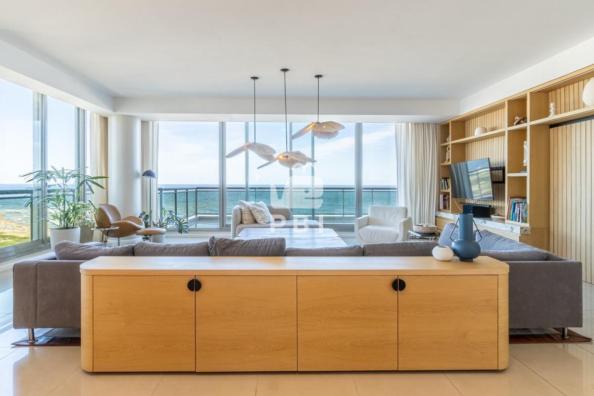 Penthouse premium frente al mar en Playa Brava: piscina privada y vistas ininterrumpidas a la isla -