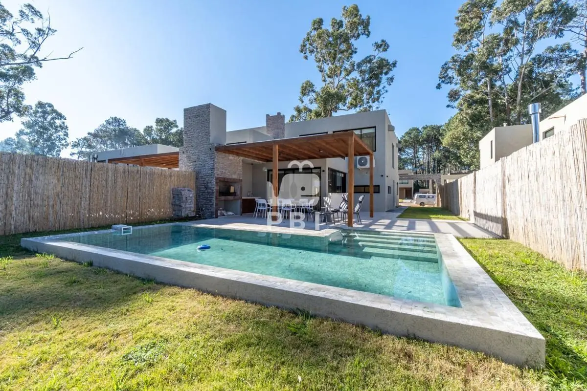 Casa en venta en Solanas Country, Punta Ballena - Ref : PBI15075 1