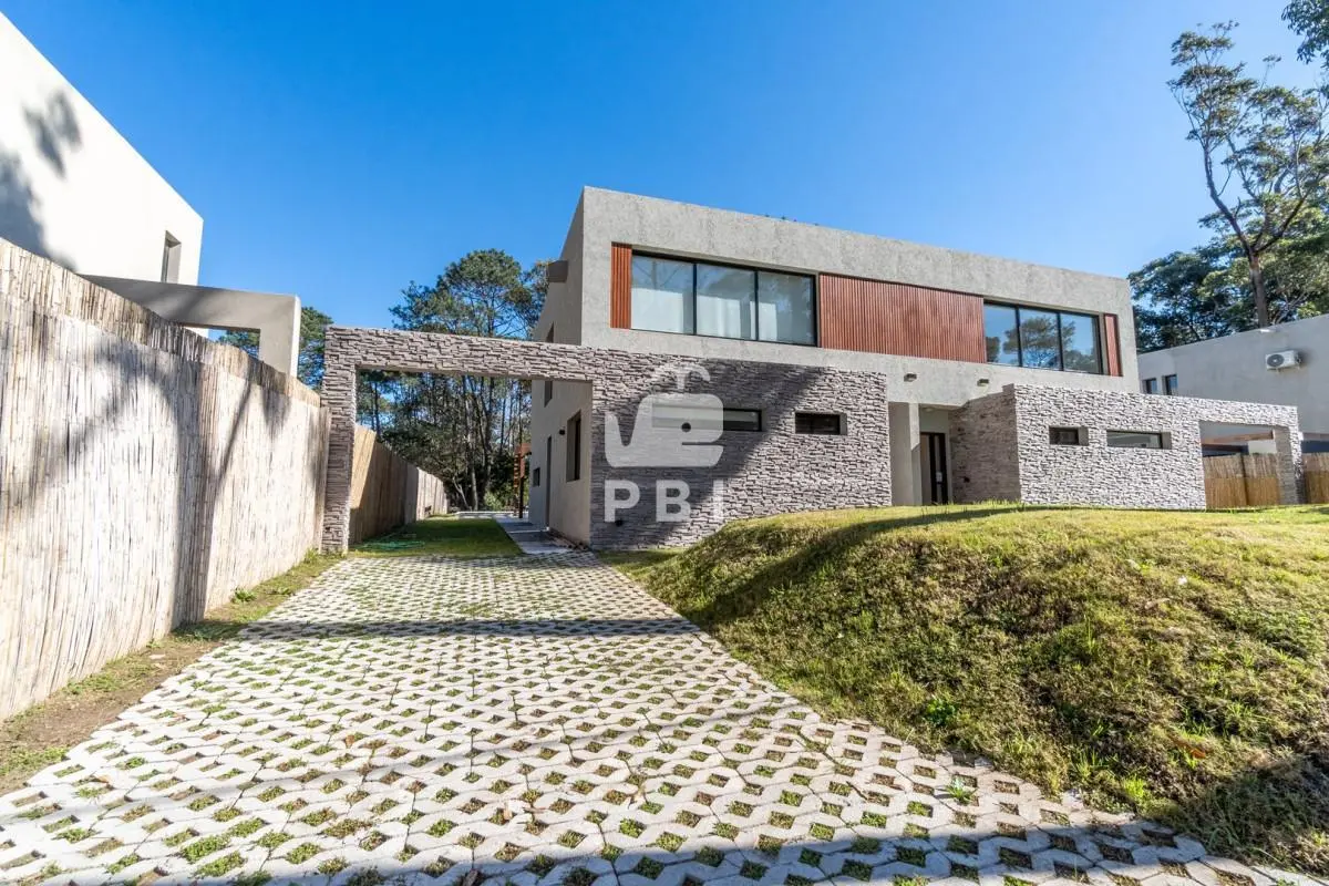 Casa en venta en Solanas Country, Punta Ballena - Ref : PBI15075 2