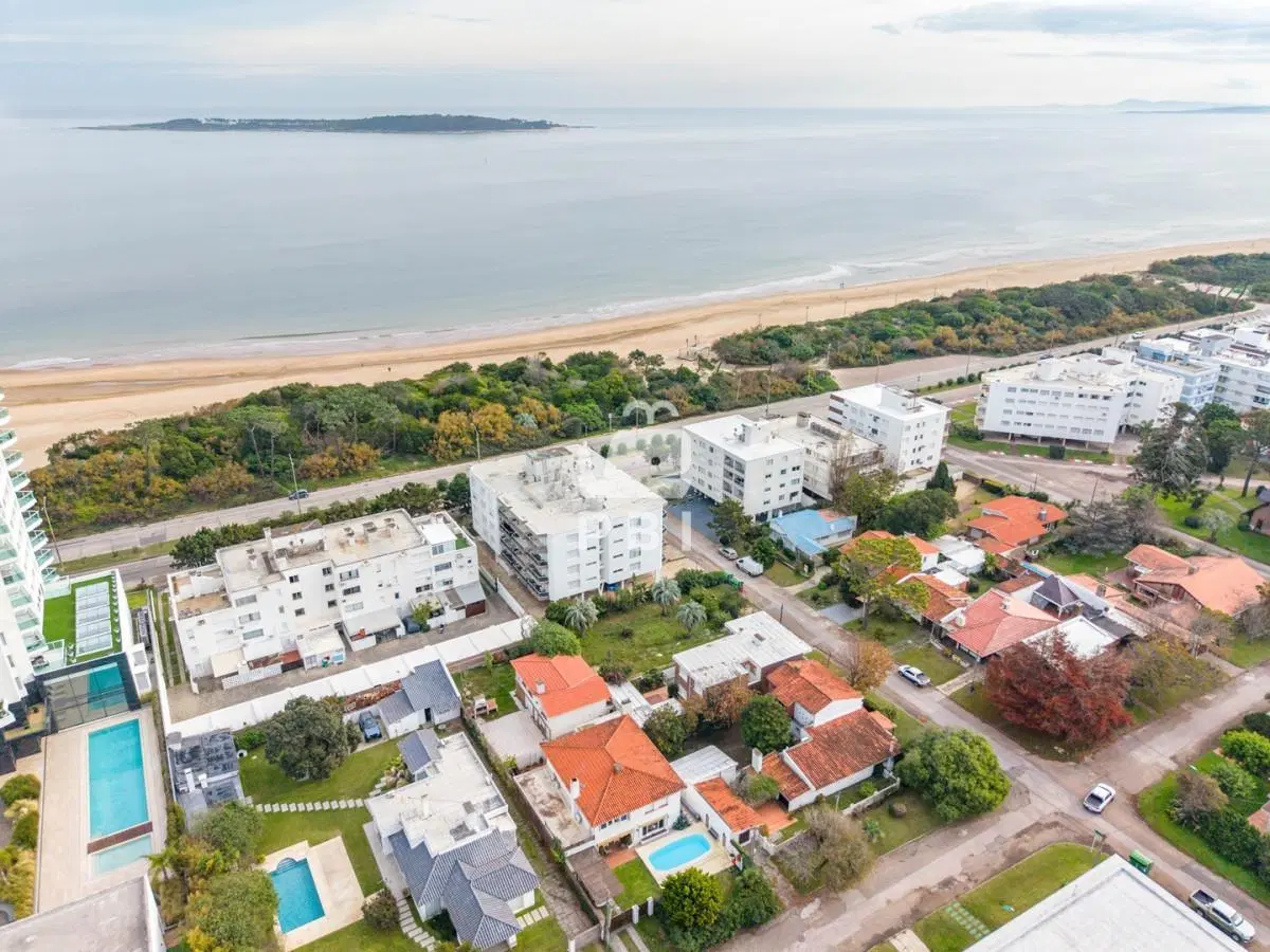 Venta Casa con 2 Padrones - Playa Mansa - Ref : PBI15902 2