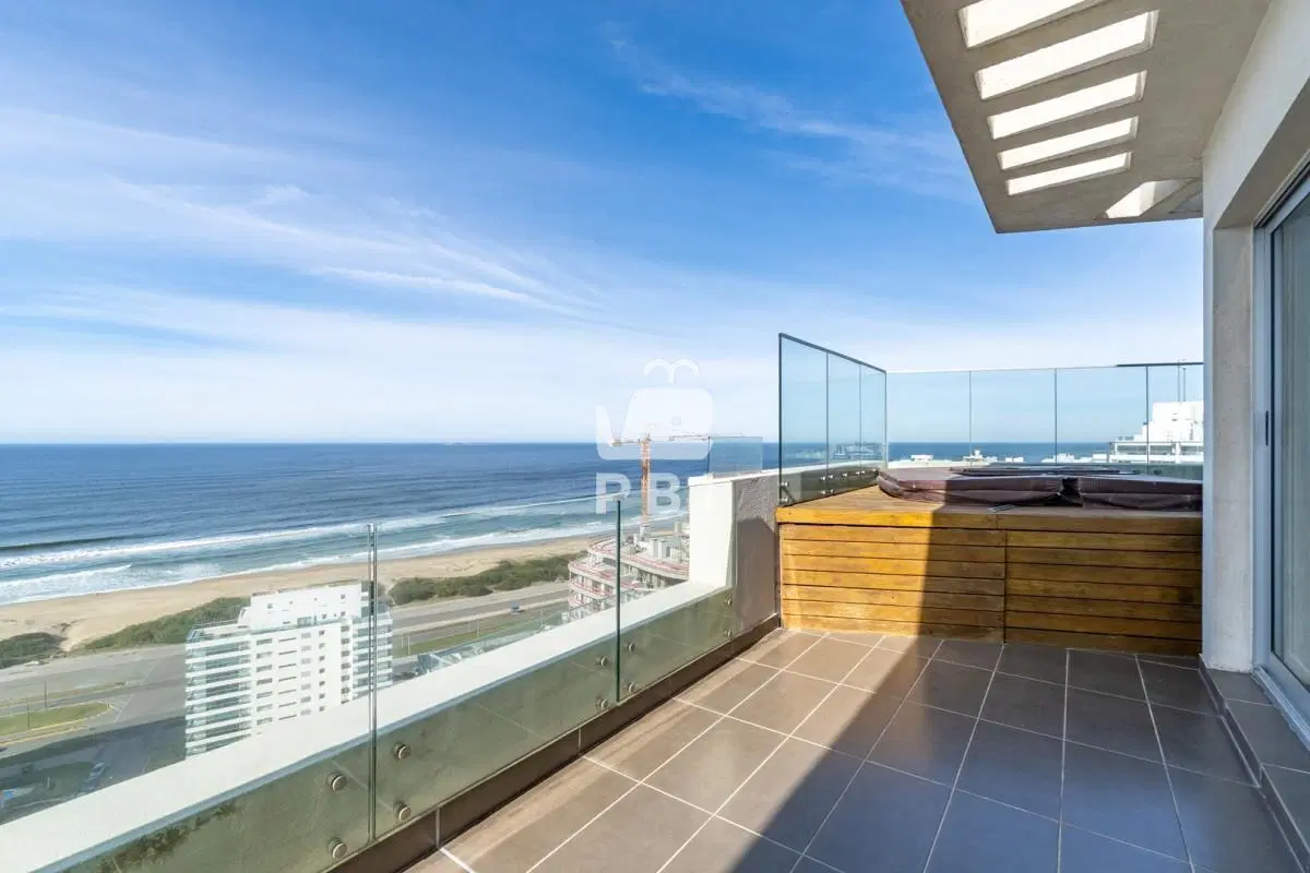 Penthouse a metros de Playa Brava - 4 dormitorios en suite - Wind Tower I - Ref : PBI15087 4
