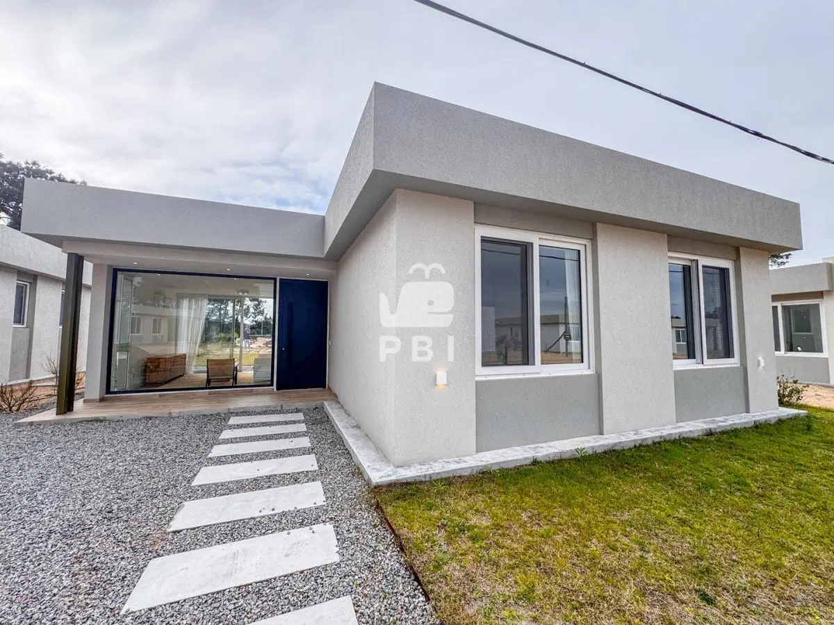 Venta de casa en Barrio Privado Living Golf, Punta Ballena. - Ref : PBI15999 4
