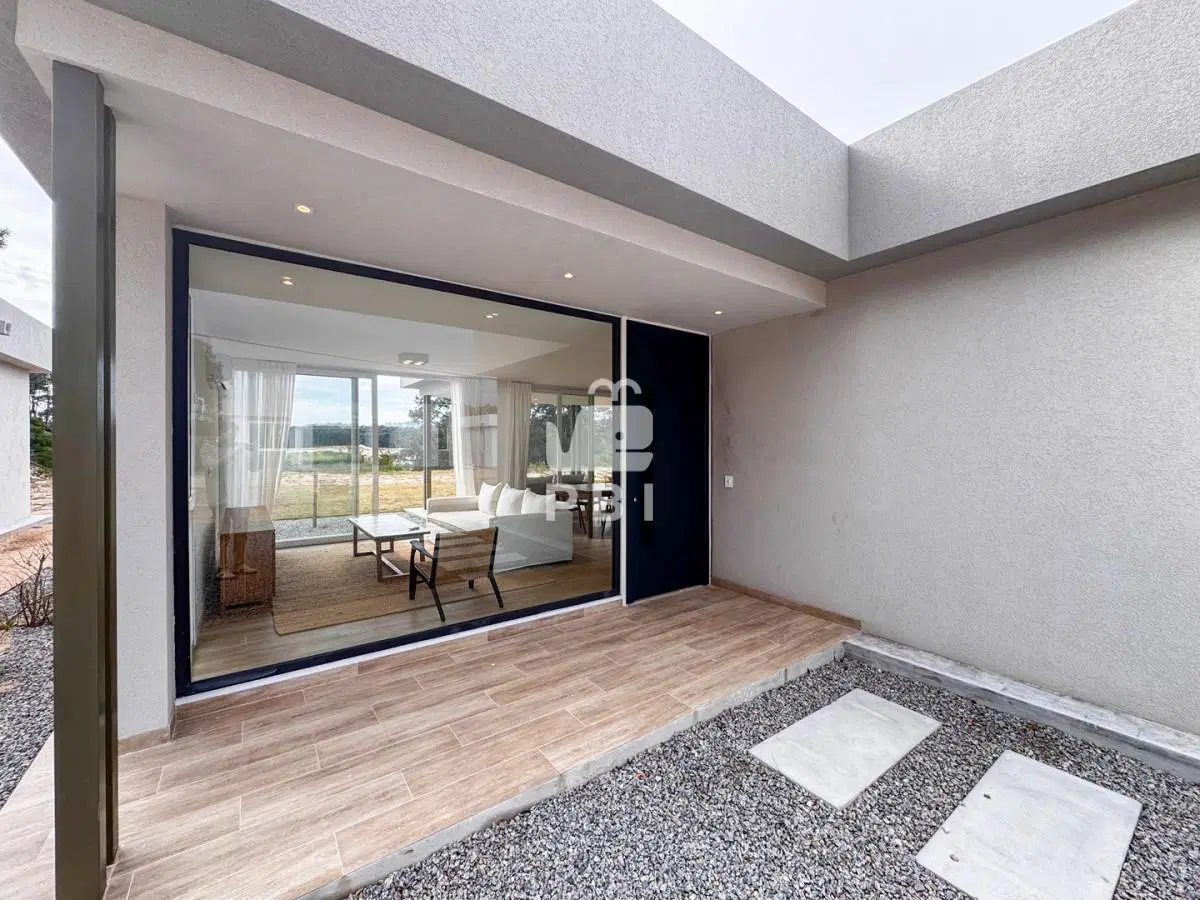 Venta de casa en Barrio Privado Living Golf, Punta Ballena. - Ref : PBI15999 5