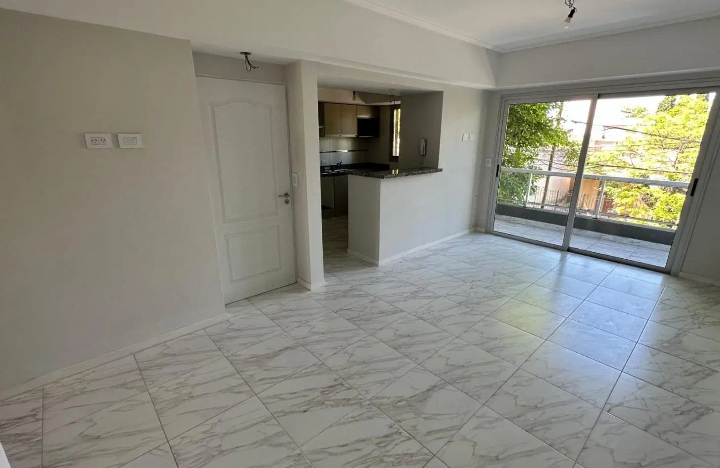 Departamento Venta Banfield 3 Ambientes c/ cochera y Terraza Lomas De Zamora 5