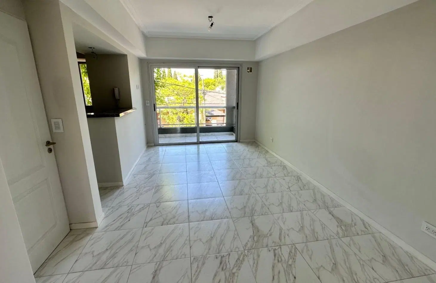 Departamento Venta Banfield 3 Ambientes c/ cochera y Terraza Lomas De Zamora 2