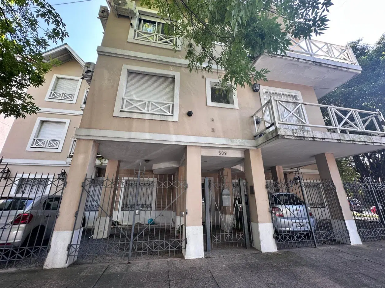 3 ambientes venta con dos cocheras en banfied lomas de zamora Apto credito 3