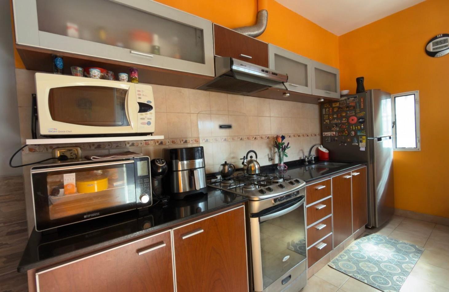 Foto de Casa 3 ambientes en venta Lanus Oeste, imagen 1
