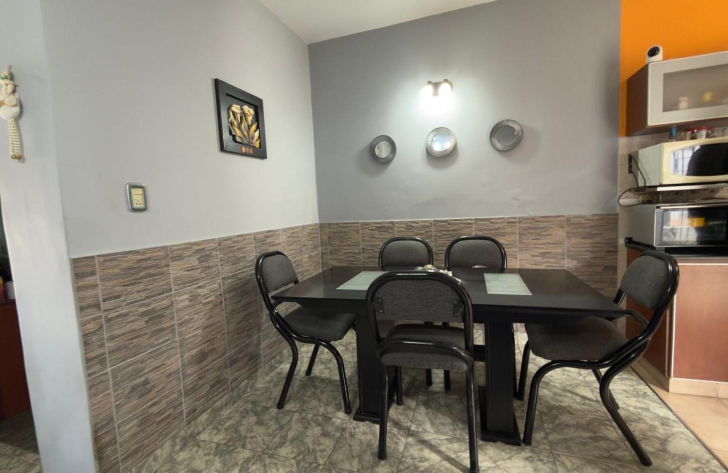 Foto de Casa 3 ambientes en venta Lanus Oeste, imagen 3