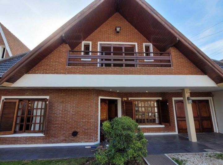 Espectacular casa en alquiler/ venta en Monte Grande.! 3