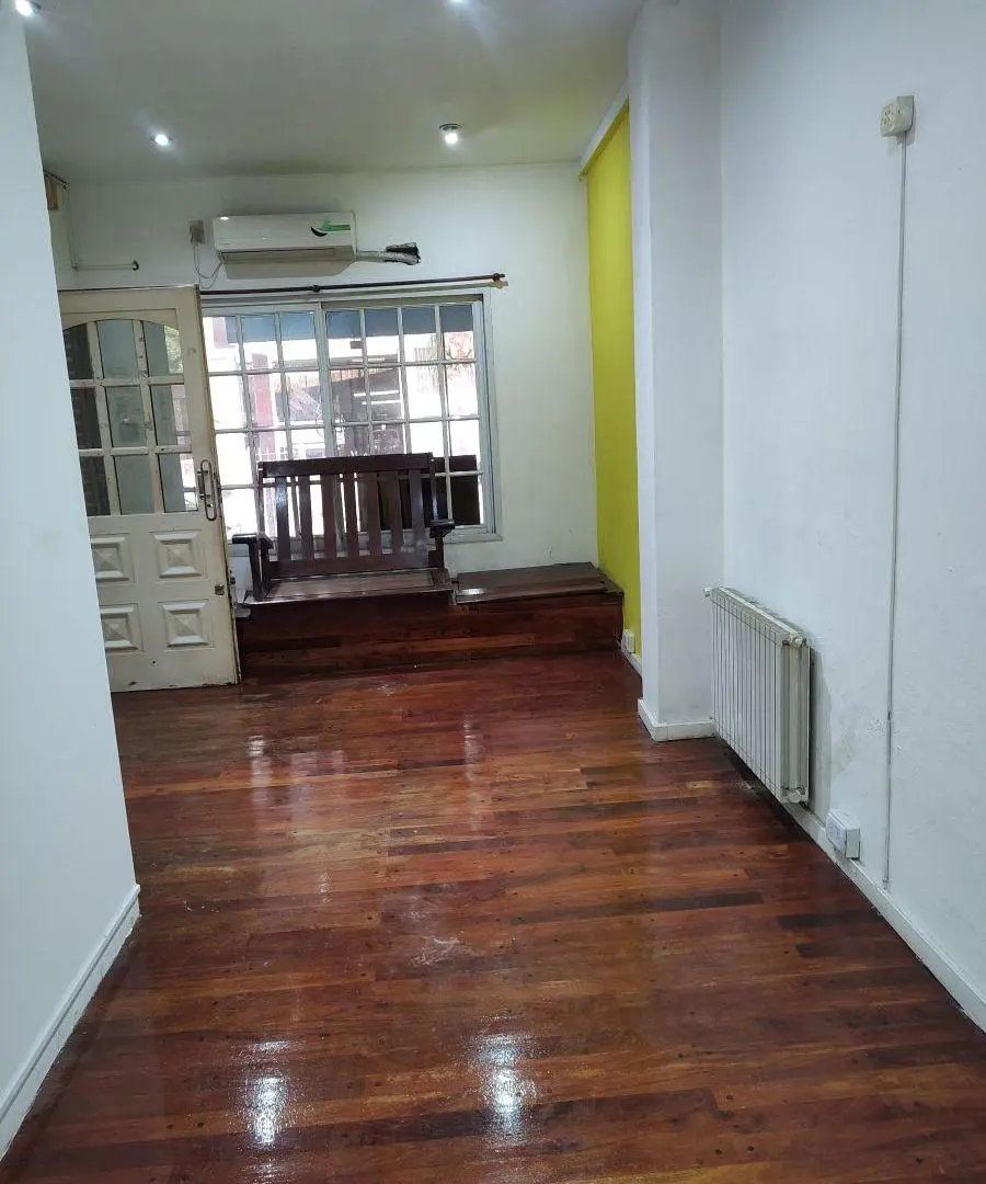 LOCAL / OFICINA EN ALQUILER – EXCELENTE UBICACIÓN EN MONTE GRANDE CENTRO 2