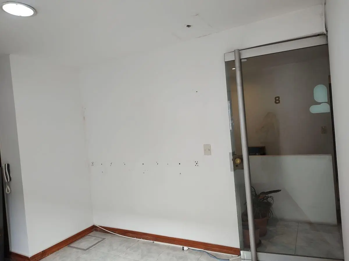 LOCAL / OFICINA EN ALQUILER – EXCELENTE UBICACIÓN EN MONTE GRANDE CENTRO 4