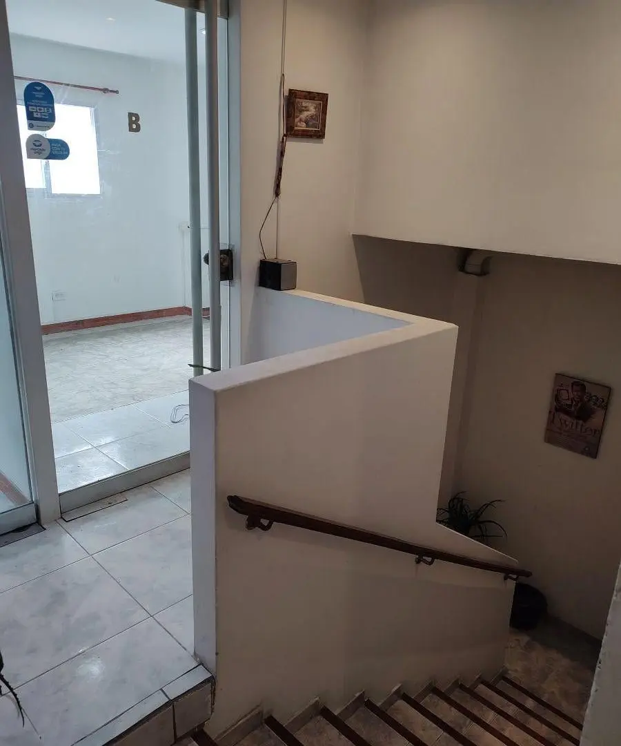 LOCAL / OFICINA EN ALQUILER – EXCELENTE UBICACIÓN EN MONTE GRANDE CENTRO 1
