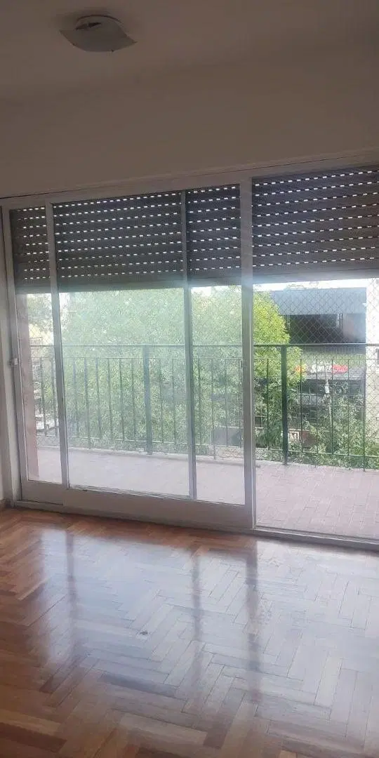 Alquiler de dos ambientes sobre Av. San Juan!!! 3
