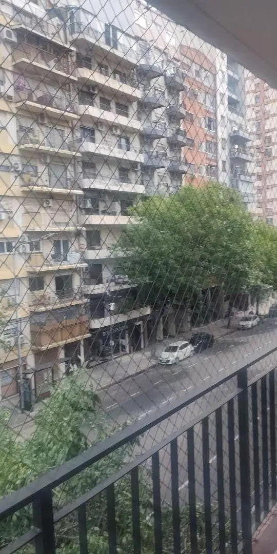 Alquiler de dos ambientes sobre Av. San Juan!!! 4