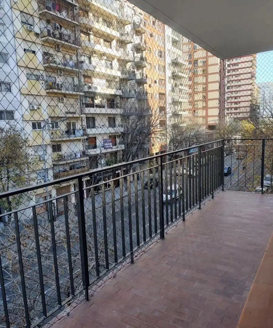 ALQUILER | 2 AMBIENTES SOBRE AVENIDA SAN JUAN 5