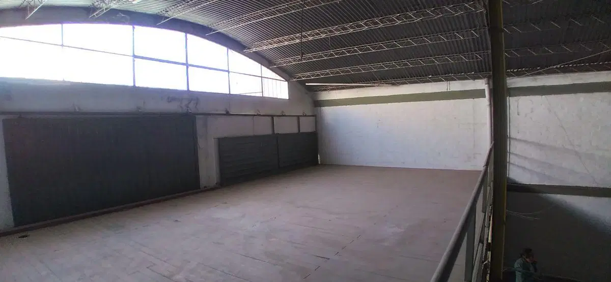 VENTA DE GALPON CON SALON COMERCIAL EN CIUDAD MENDOZA 1