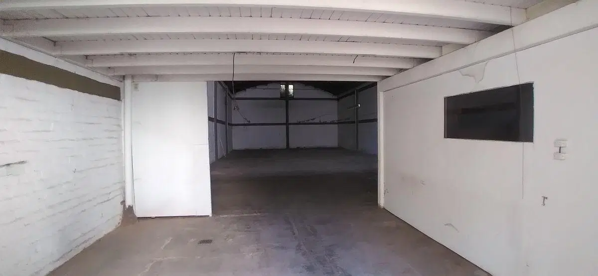 VENTA DE GALPON CON SALON COMERCIAL EN CIUDAD MENDOZA 5