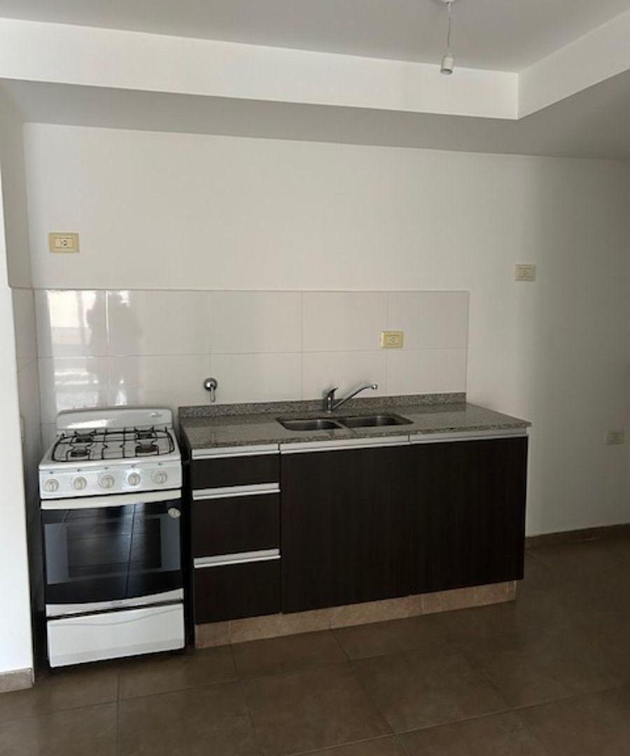 Foto de DPTOS DISPONIBLES: UN DORMITORIO CON BALCON Y OTRO CON UN DORMITORIO Y, imagen 4