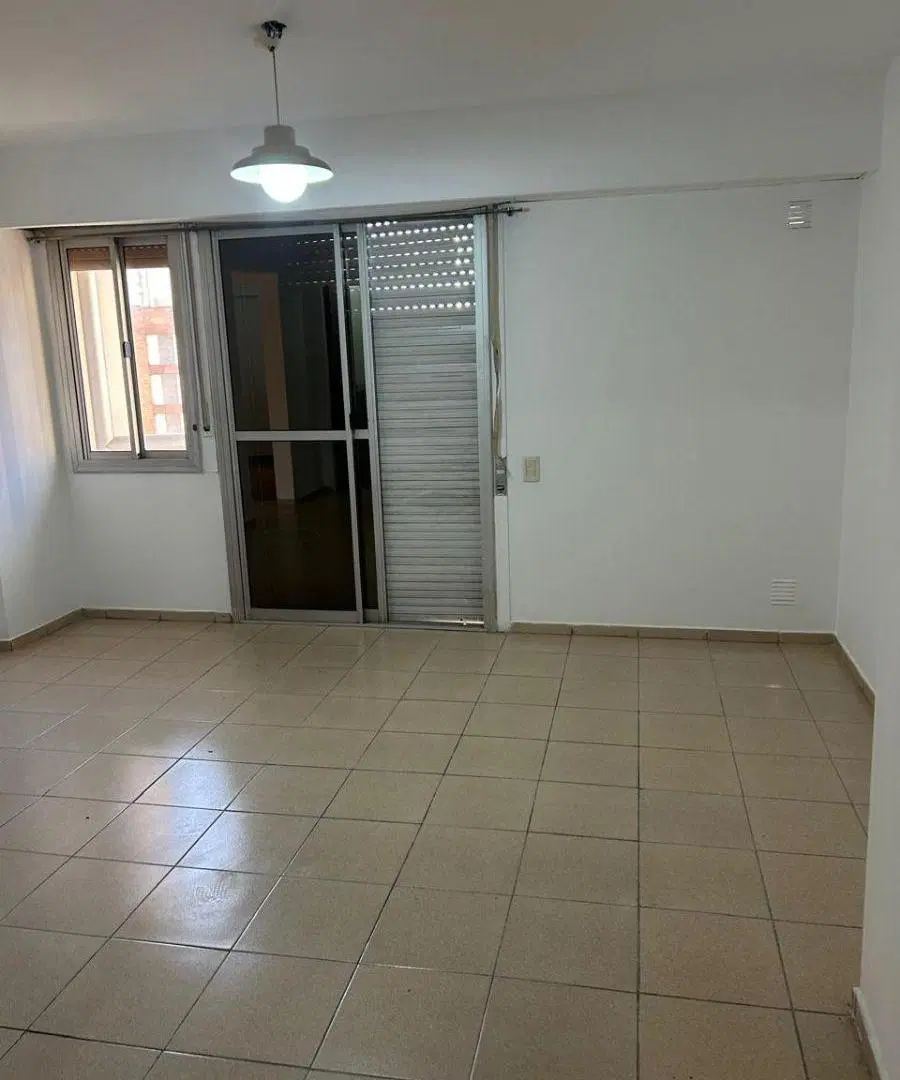 DPTO EXTERNO, LUMINOSO CON BALCON 3
