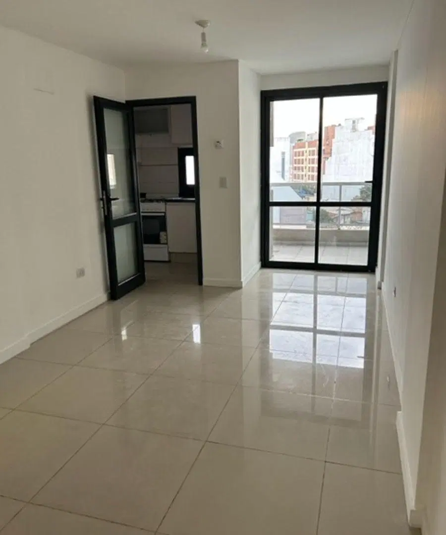 EXCELENTE DEPARTAMENTO EXTERNO EN EL CORAZON DE GRAL PAZ 1