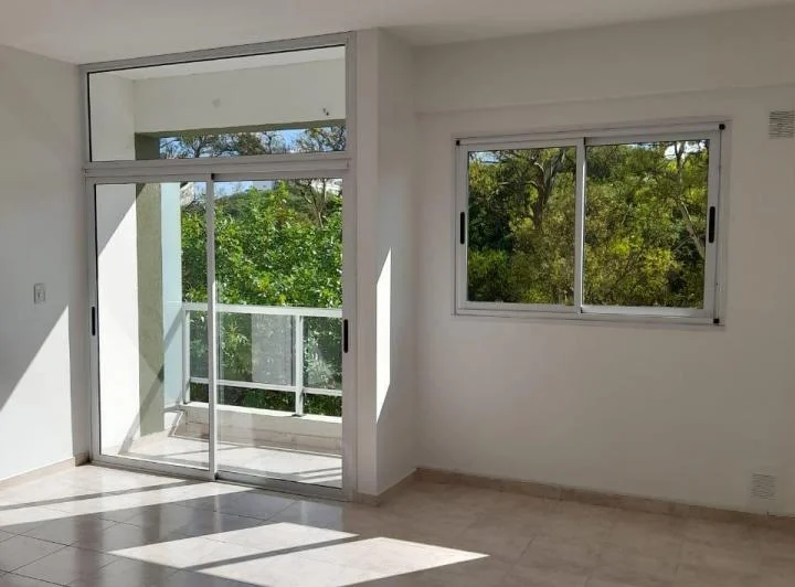 Monoambiente en ALQUILER en calle 14 entre 64 y 65  4