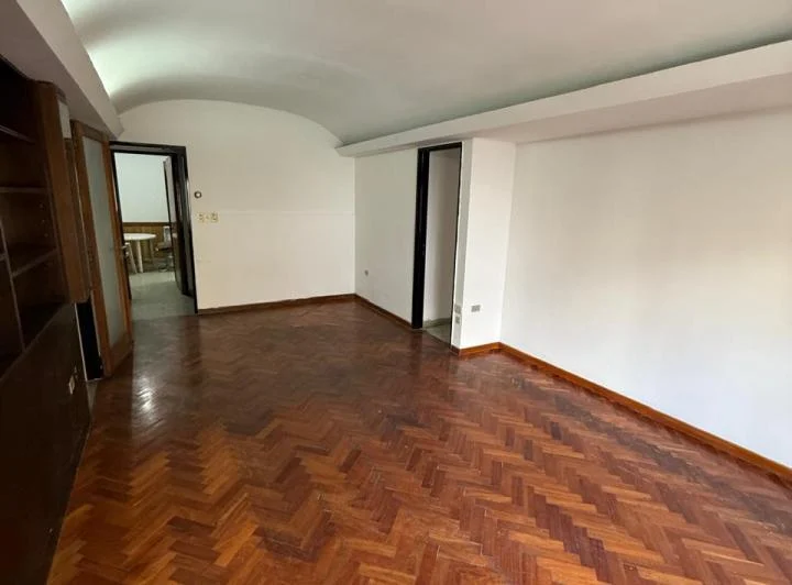 Departamento "tipo casa" para uso comercial o vivienda en alquiler 1