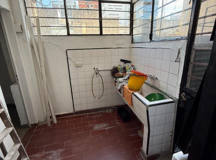 Departamento "tipo casa" para uso comercial o vivienda en alquiler 3