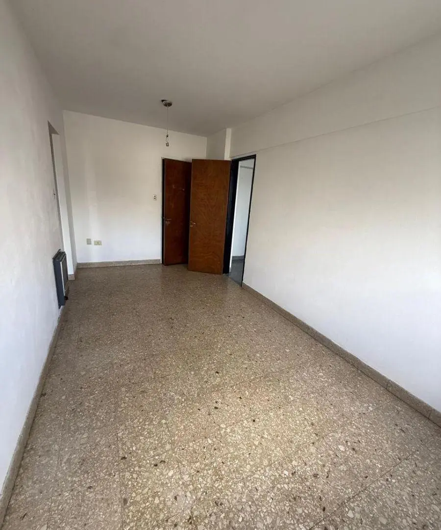 Departamento en ALQUILER calle 5 y esquina 55 - 1 dormitorio 2