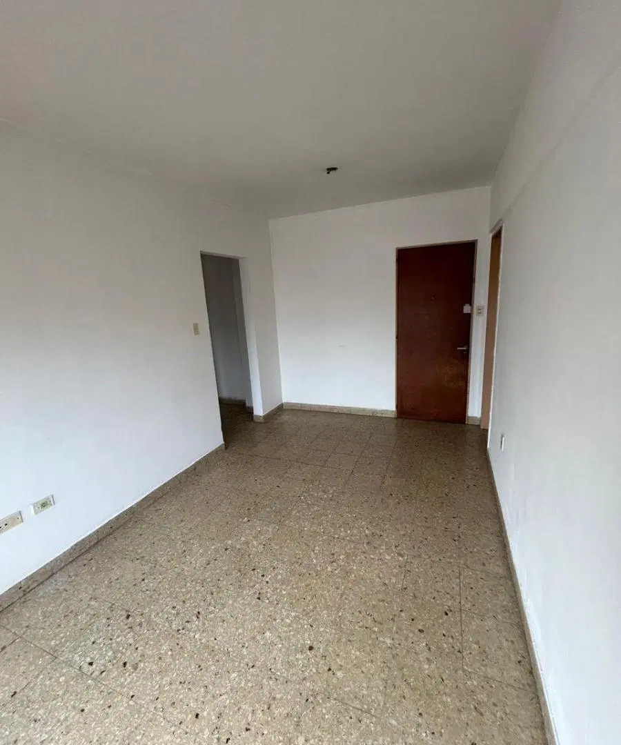 Departamento en ALQUILER calle 4 y esquina 53 - 1 dormitorio 2