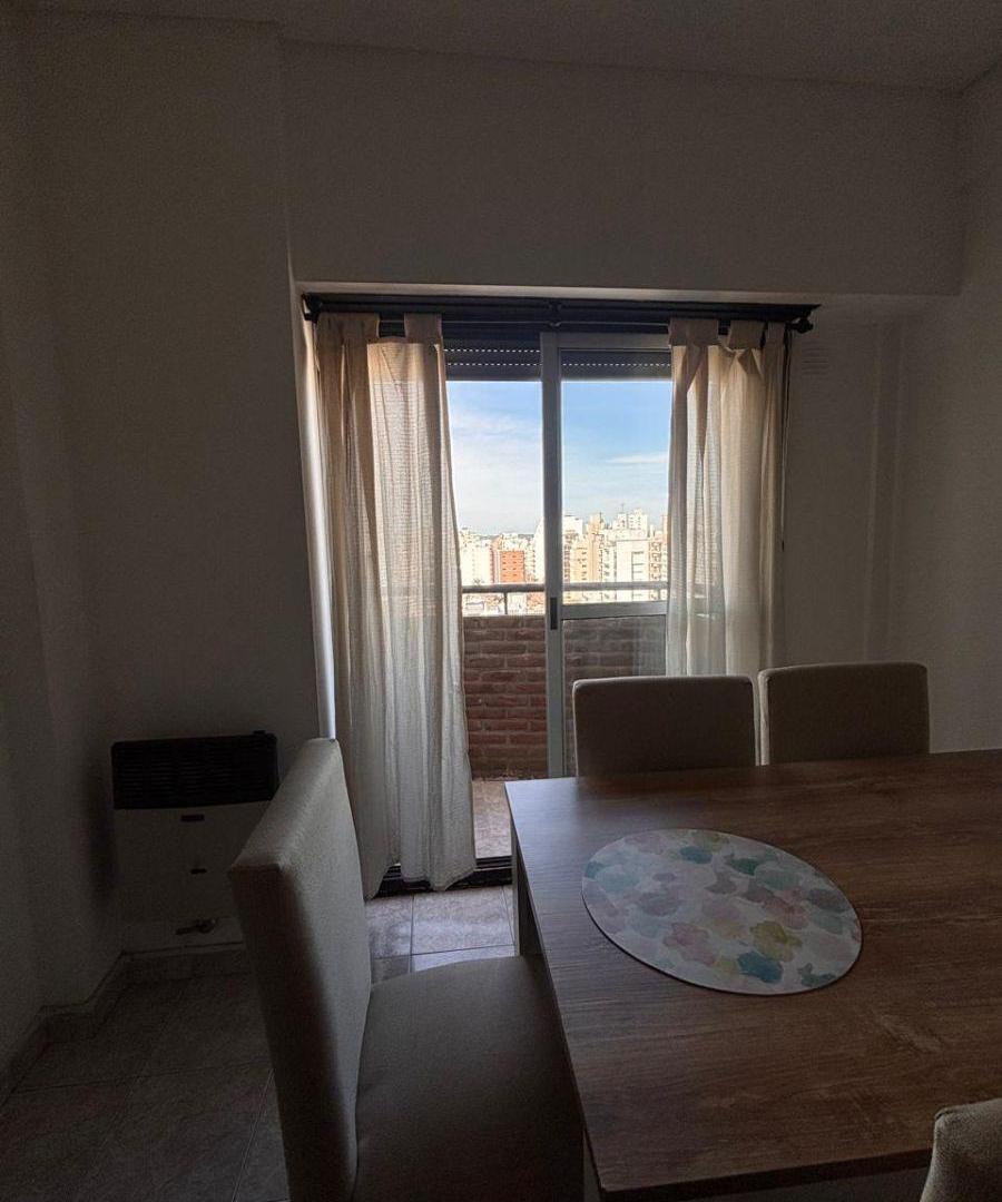 Foto de Departamento en ALQUILER en calle 57 y esquina 10 - 1 dormitorio, imagen 2