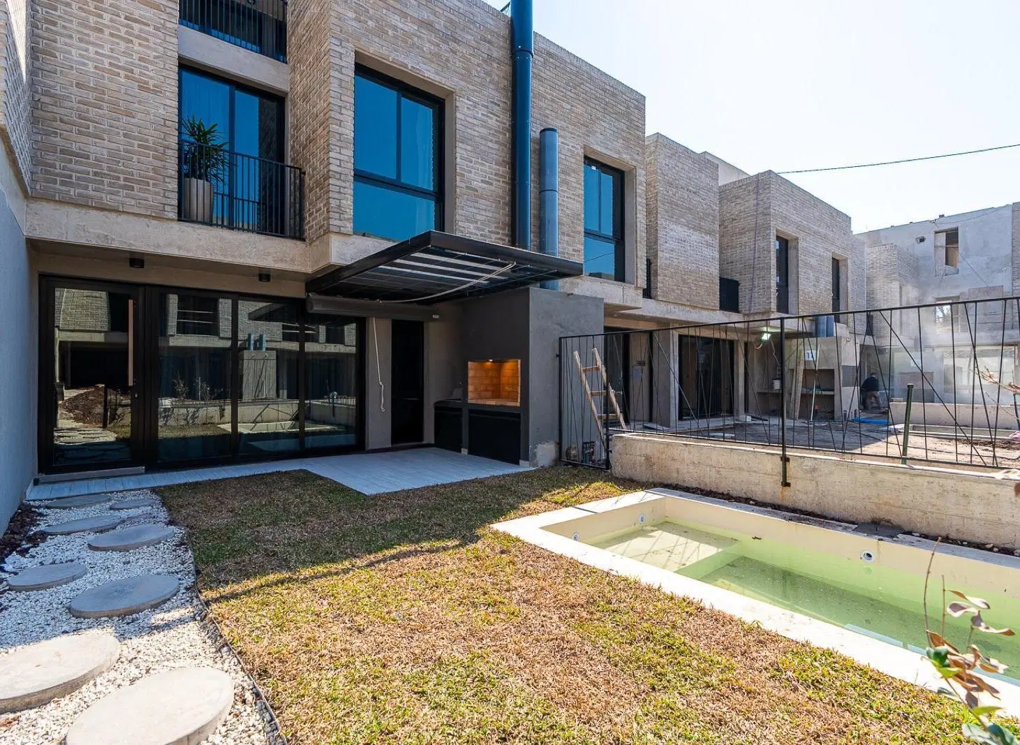 Departamento en Fisherton 3