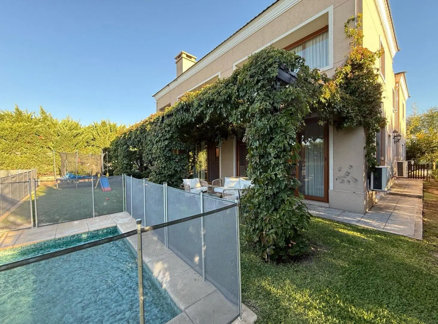 Casa en Puerto Roldan 2