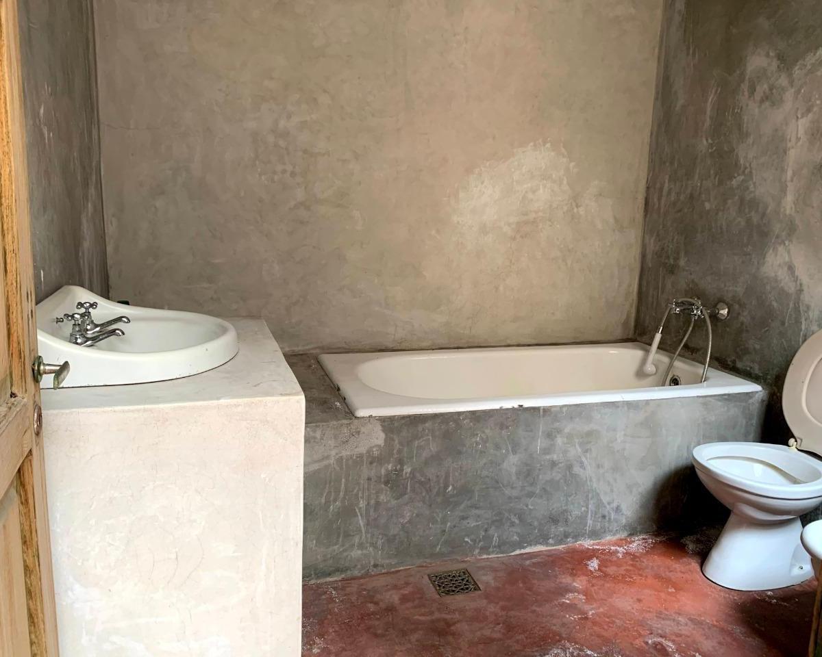 VENTA DE CASA!! UNA CONSTRUCCIÓN IMPERDIBLE!!! GRAN OPORTUNIDAD!!!!!