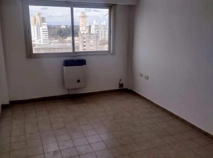 Excelente departamento de dos dormitorios , frente con cocina separada 3