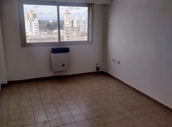 Excelente departamento de dos dormitorios , frente con cocina separada 4