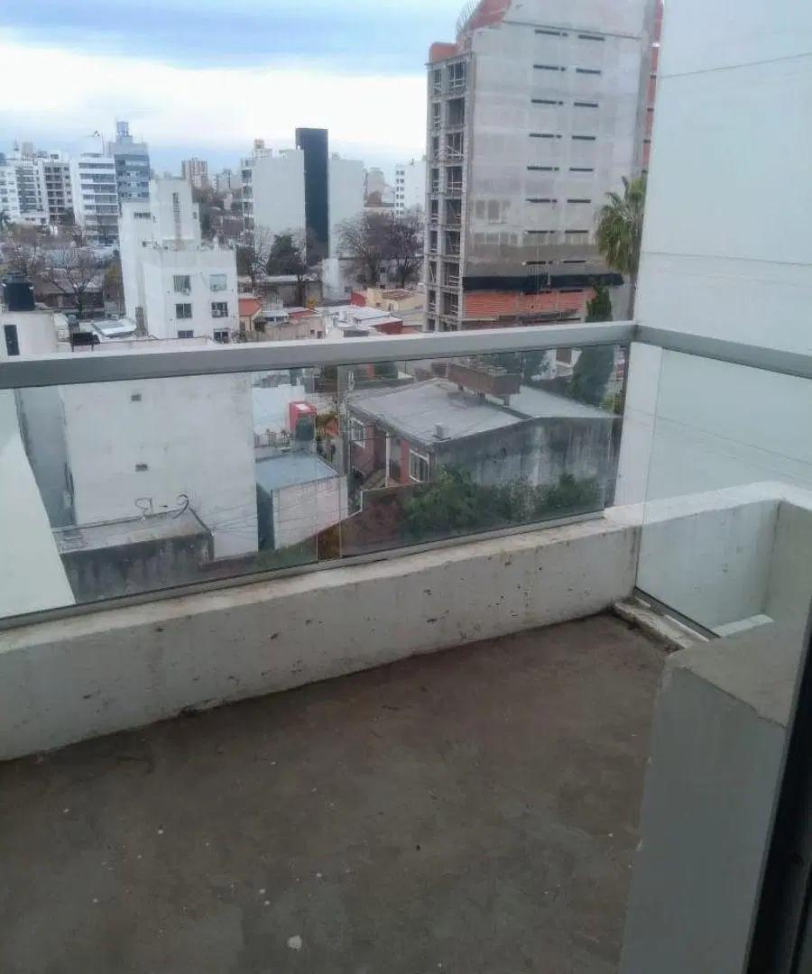 Depto en Alquiler 1 dormitorio con BALCÓN - 19 y 55 3