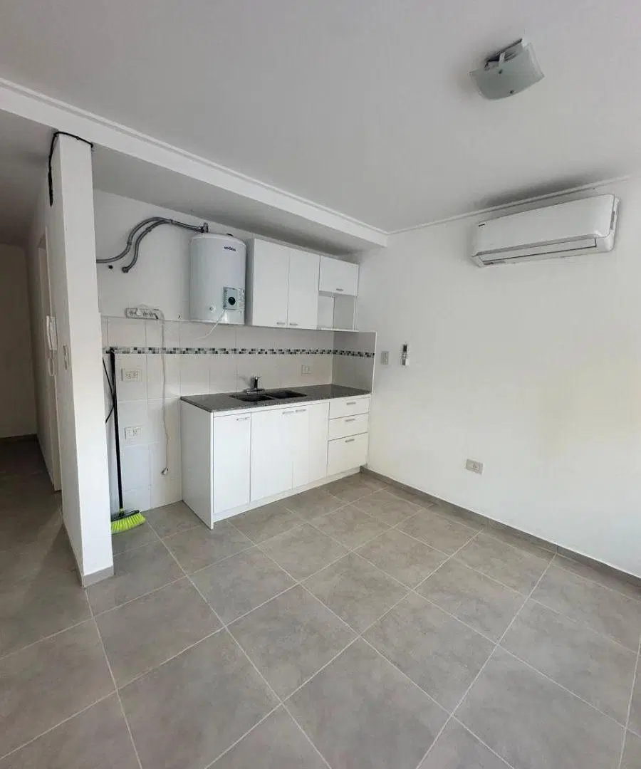 Moderno Monoambiente en alquiler - 4 y 54 2