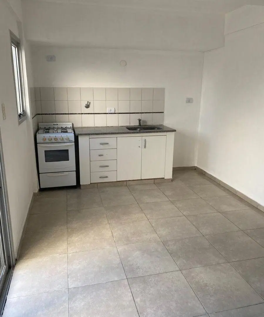 Alquiler depto 1 dormitorio Patio+Cochera 65 y 19 2