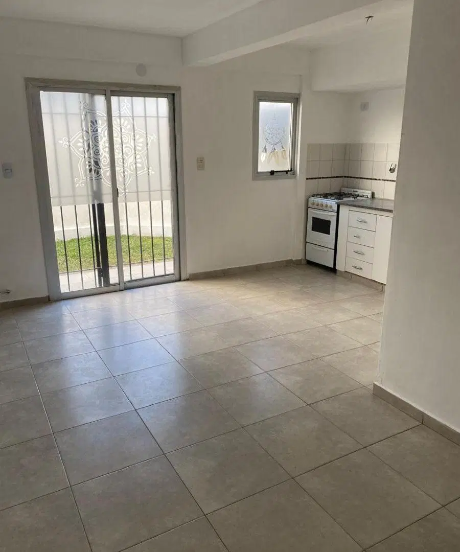 Alquiler depto 1 dormitorio Patio+Cochera 65 y 19 3